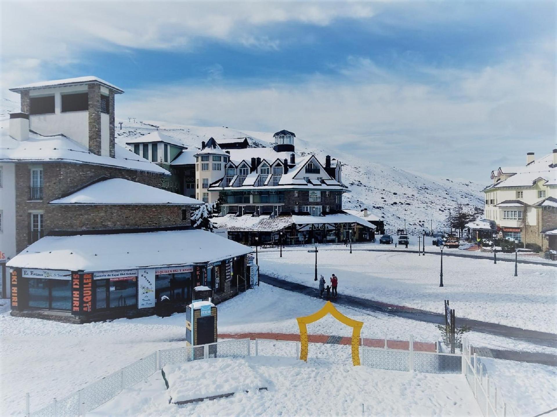 Ski Plaza Sierra Nevada & Zona Baja ภายนอก รูปภาพ